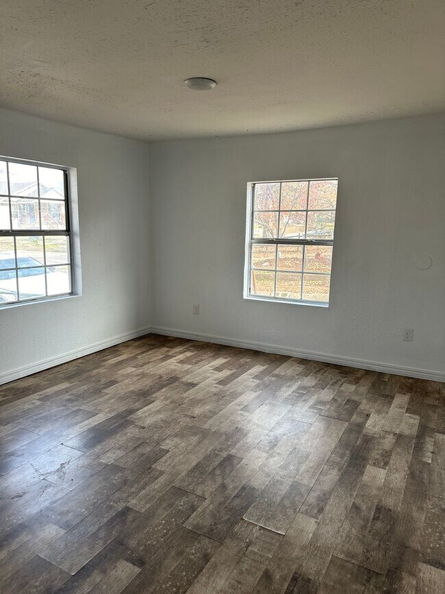 Foto del edificio - 3204 Russell St