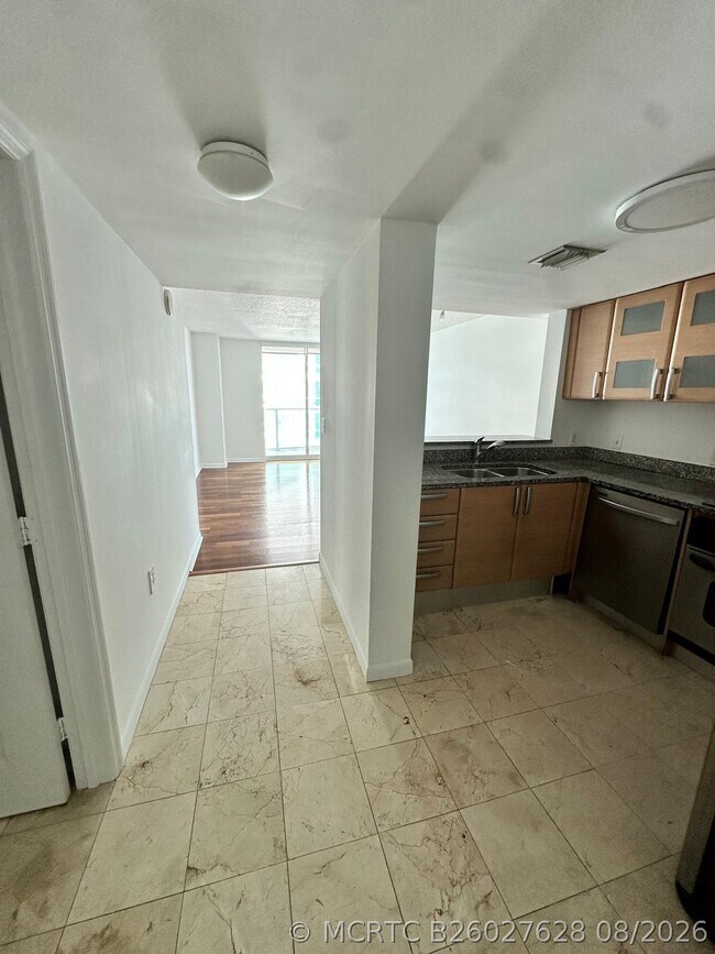 Building Photo - 2101 Brickell Ave