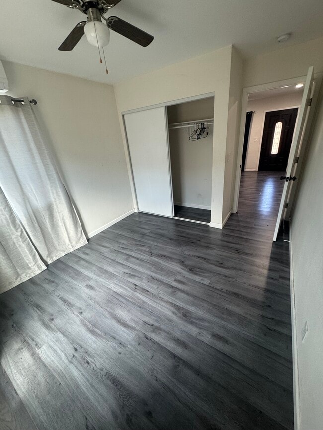 Foto del edificio - 8715 Burton St