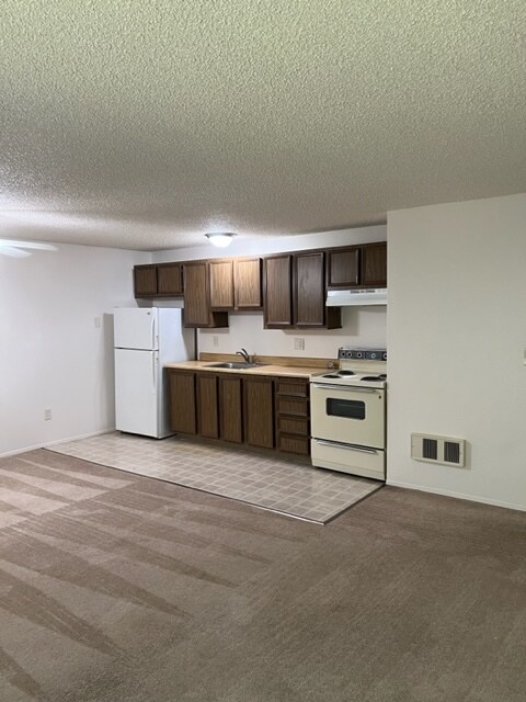Primary Photo - 1433 NE Hogan Pl