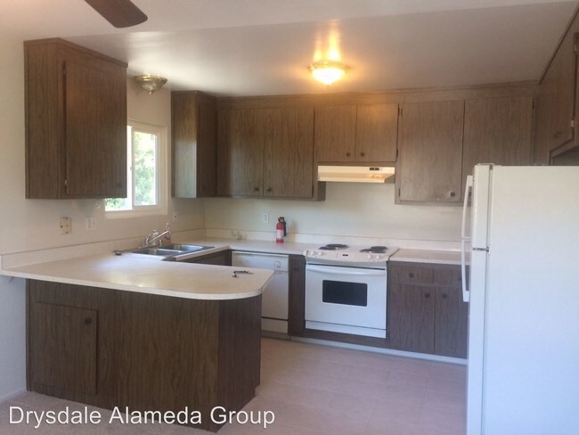 Building Photo - 471 Juana Ave