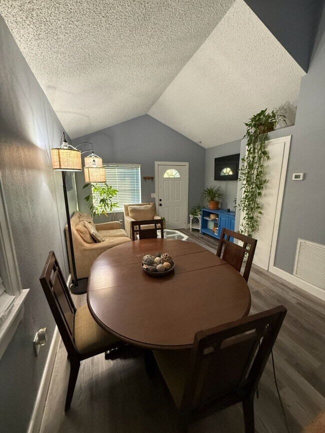 Foto del edificio - Cute Bartlett Park Home for Rent