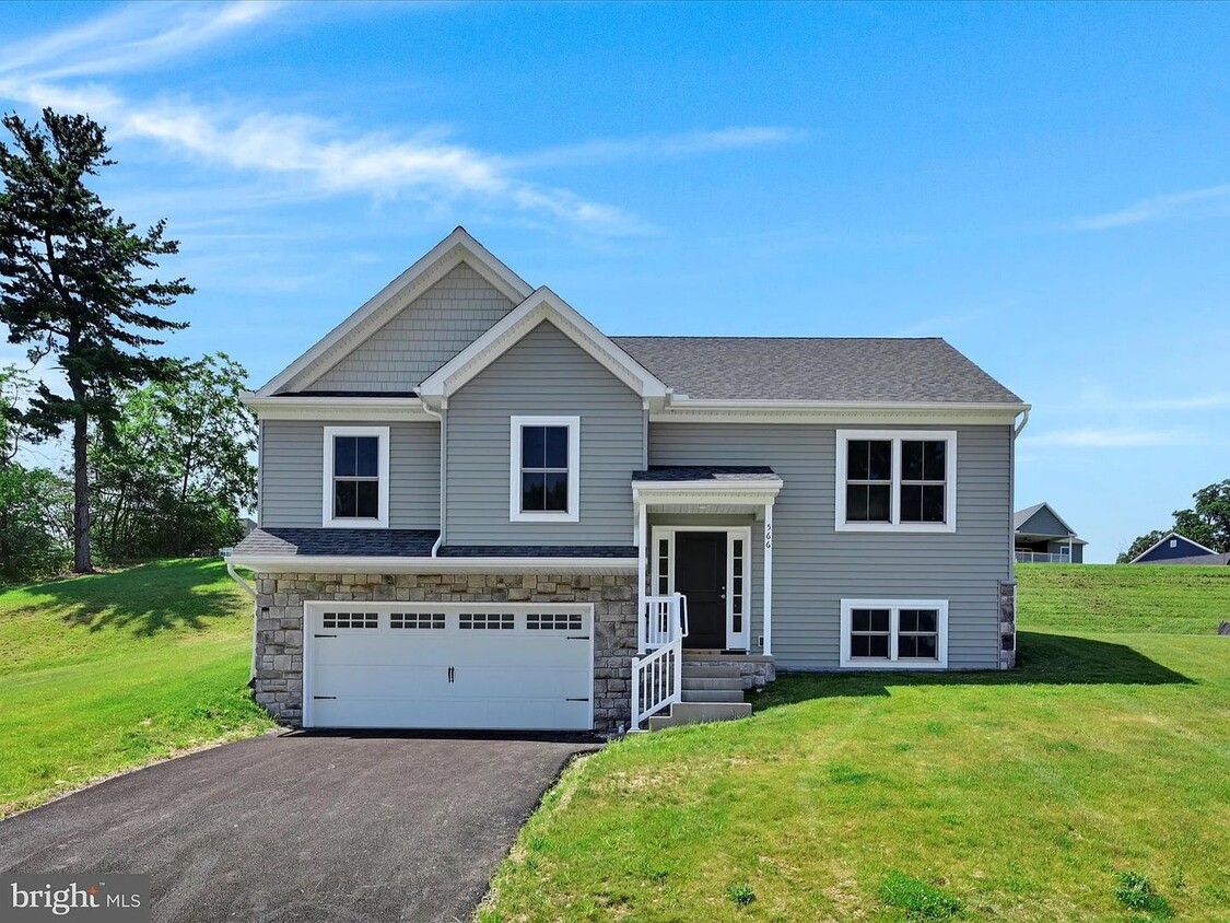 Primary Photo - Brand New 3 Bed 3 Bath Single Family Home ...