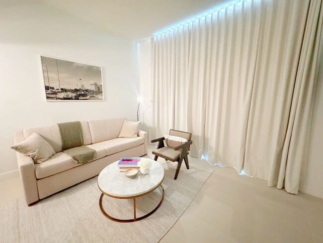 Foto del edificio - 159 NE 6th St