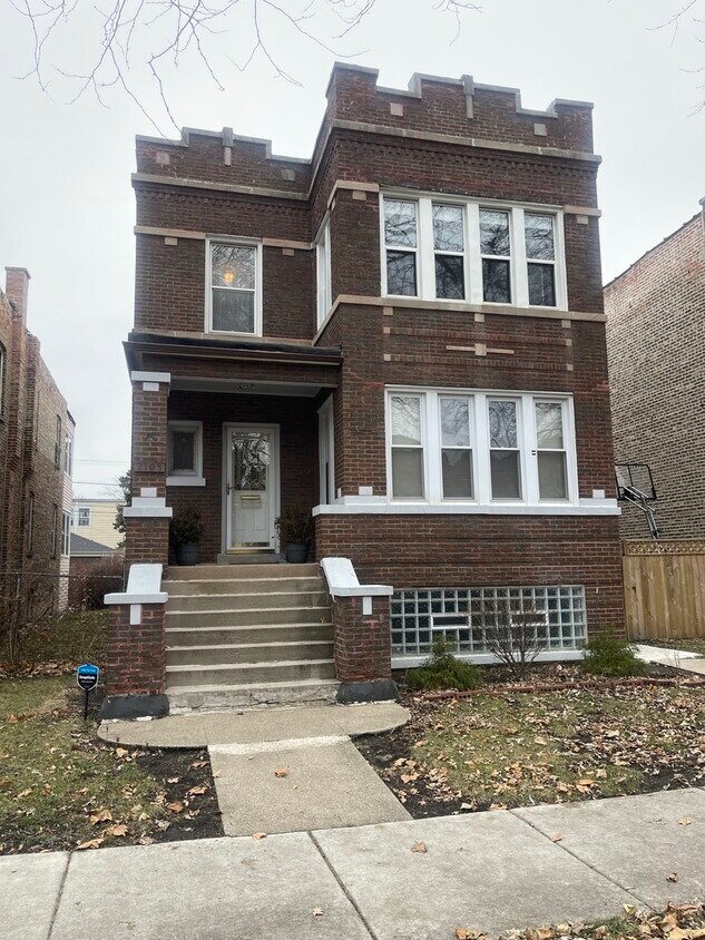 Primary Photo - 2105 Gunderson Ave