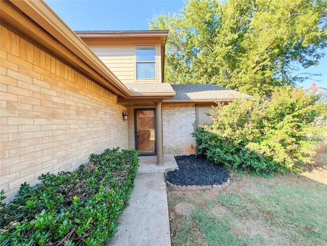 Building Photo - 213 Woodbridge Cir