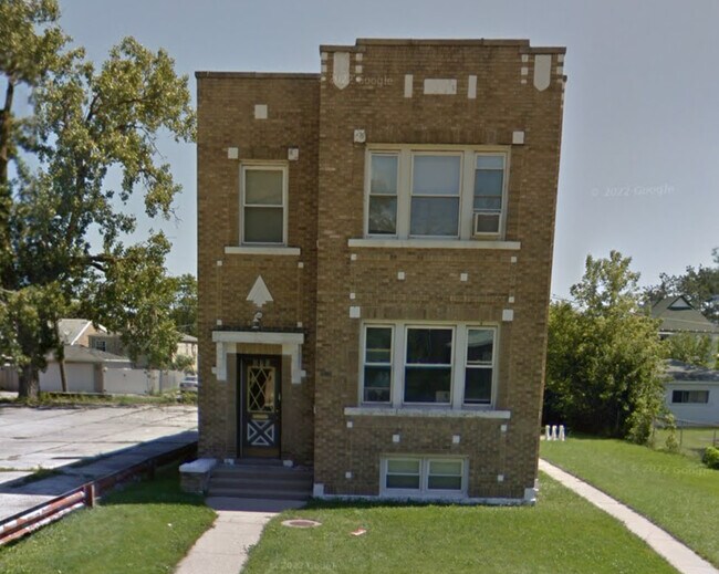 Building Photo - 819 S 14th Ave
