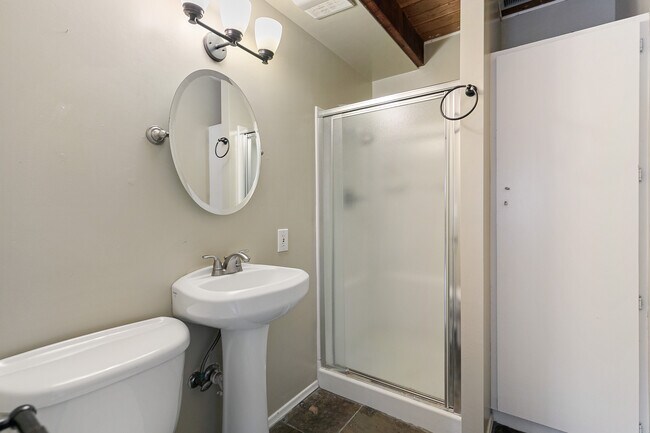 Building Photo - 32332 Inadale Ct