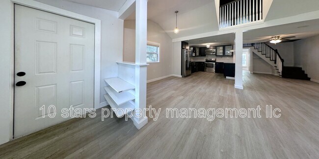 Building Photo - 705 10th St SW