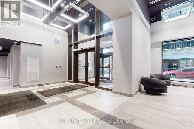 Building Photo - 100-3100 Dalhousie St