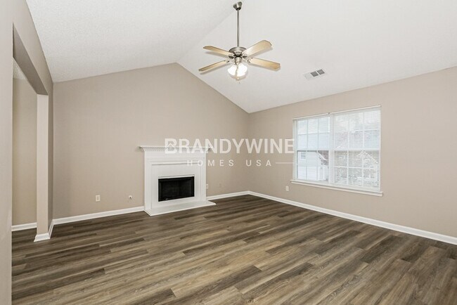 Foto del edificio - 125 Fairhaven Tr