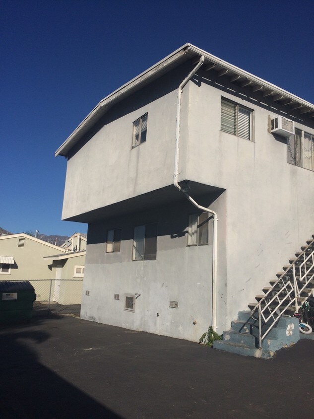 Building Photo - 10419 Mount Gleason Ave