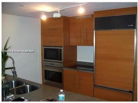 Foto del edificio - 475 Brickell Ave