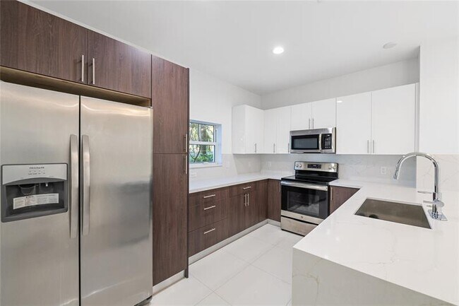 Foto del edificio - 324 SW 14th Ct