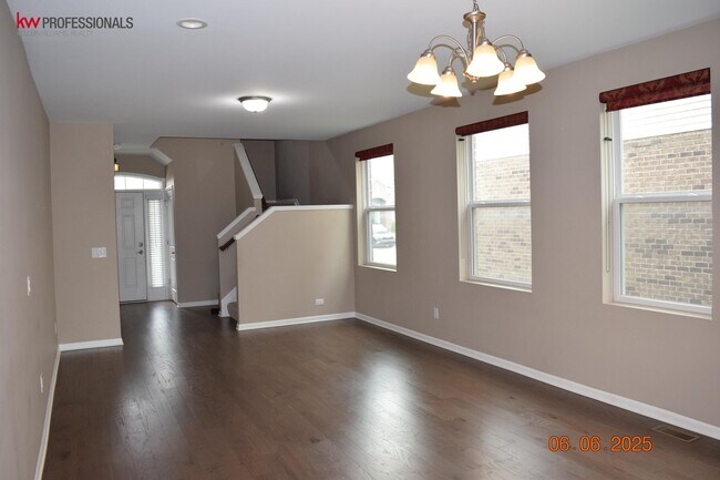 Foto del edificio - 49603 Shoreline Dr