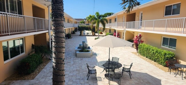 Building Photo - 548 Broad Ave S