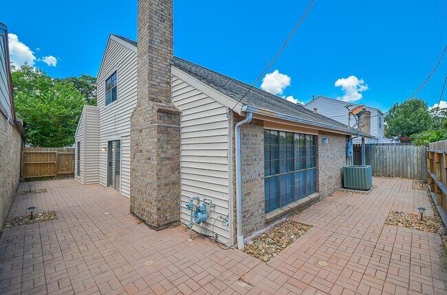 Building Photo - 12025 Champion Forest Dr
