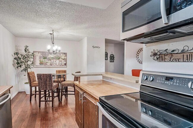 Foto del edificio - 247 N Capitol Ave