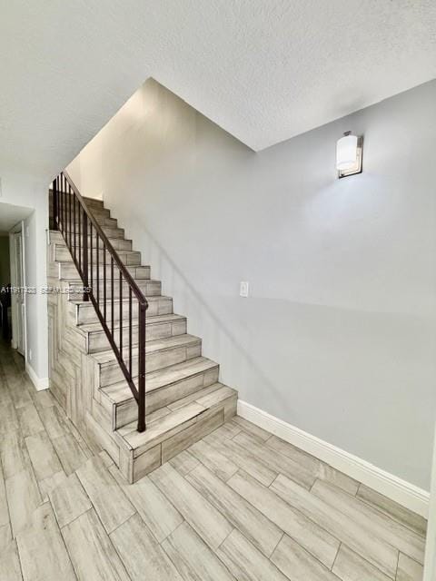 Building Photo - 3064 Riverside Dr