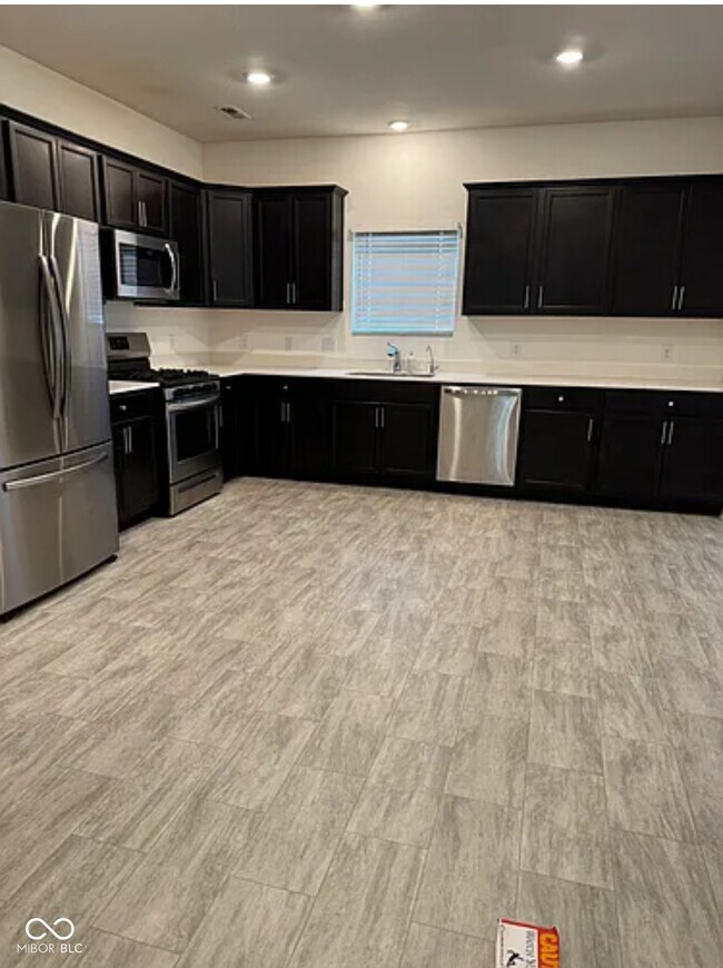 Foto del edificio - 10201 Meadow Path Ln