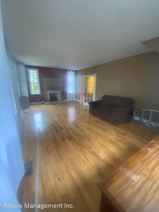 Building Photo - 3 br, 1.5 bath House - 600 Isabella Ave