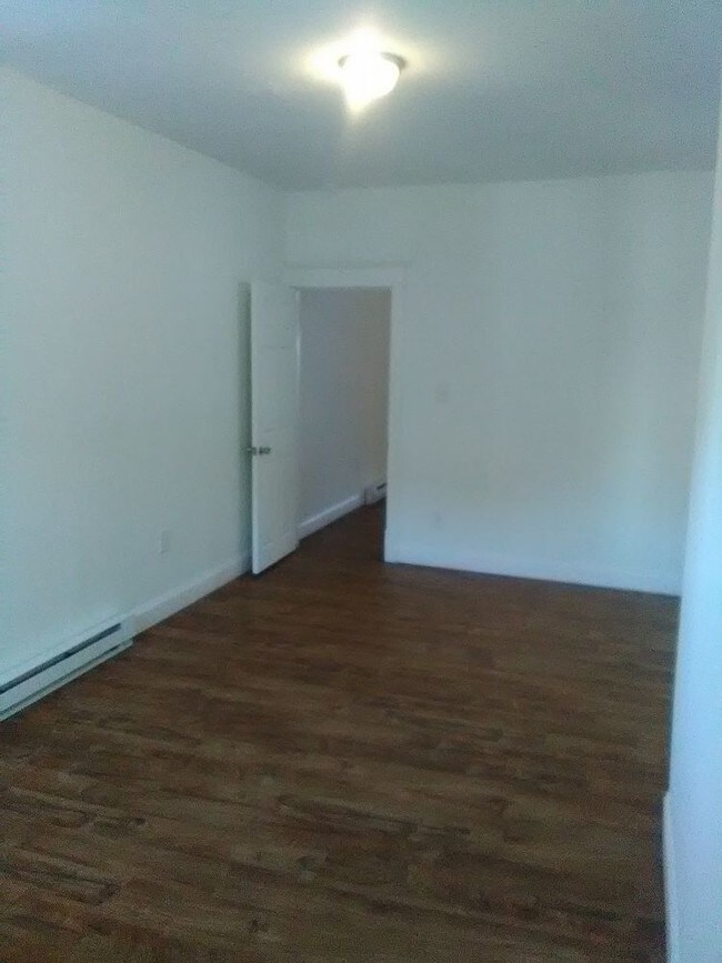 Building Photo - 1740 S 60th St