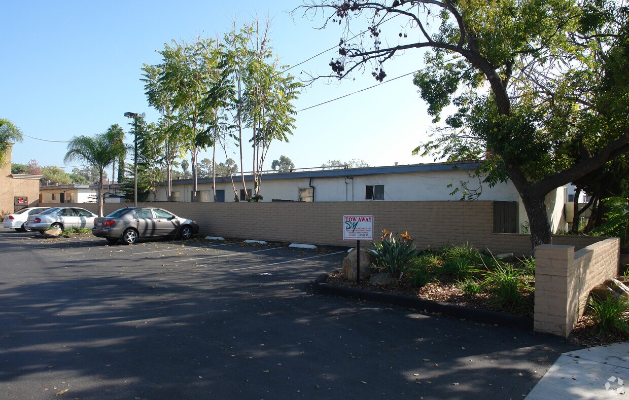 Building Photo - 275-299 S Mollison Ave