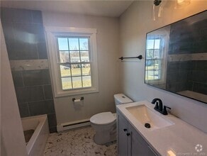 Building Photo - 10 Old Farms Ln