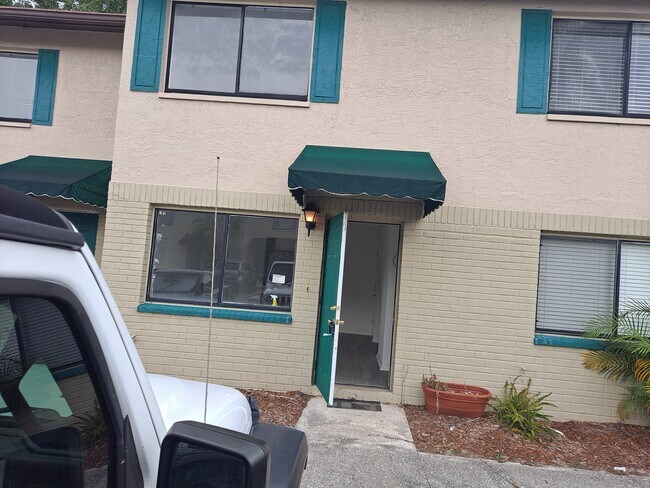 Building Photo - 2052 Kings Hwy