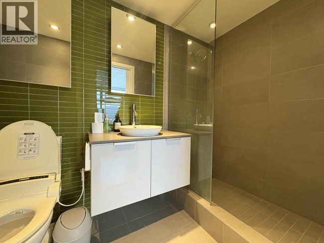 Photo du bâtiment - 128 W Cordova St