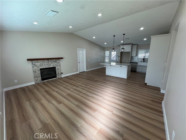 Foto del edificio - 7775 Maple Ave