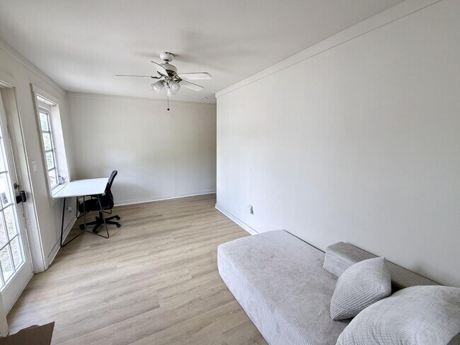 Foto del edificio - "Spacious 2-Bed, 2-Bath Oasis in Lake Worth Beach - Your Perfect Retreat Awaits!"