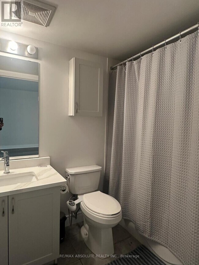 Building Photo - 234 Rideau St