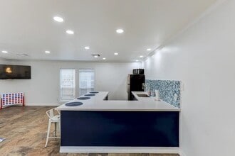 Building Photo - 1100 Graham Dr