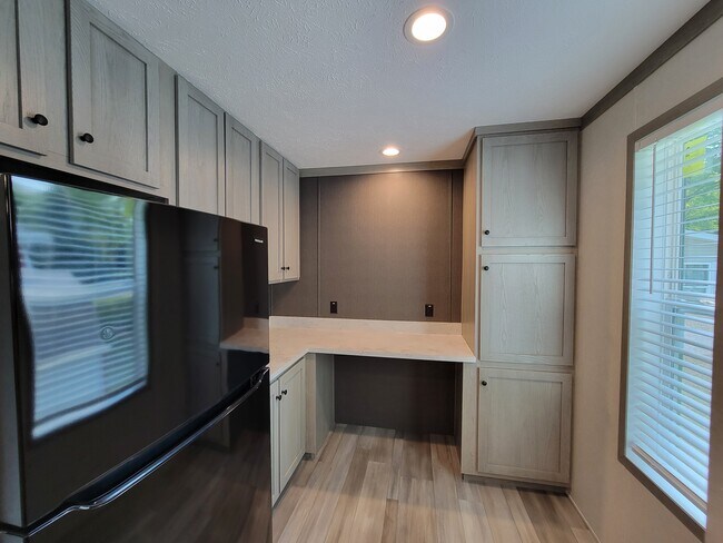 Building Photo - 9531 Anchor Dr