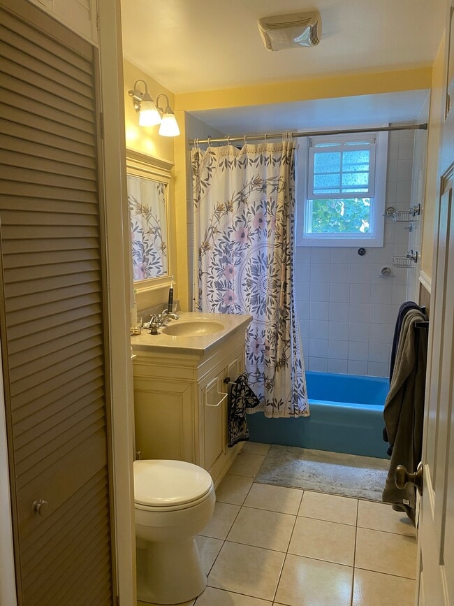 Building Photo - 184 Elm Street, Unit #2