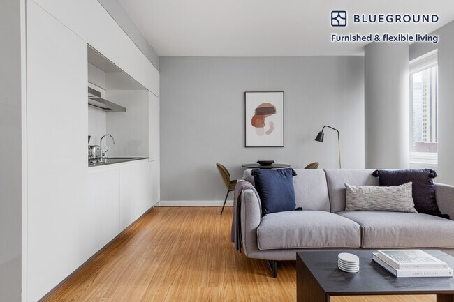 Foto del edificio - 70 W 45th St