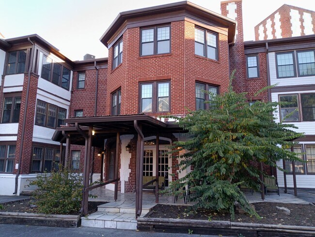Foto del edificio - 2 Bedroom / 1.5 Bath Condo  Johnson City, TN