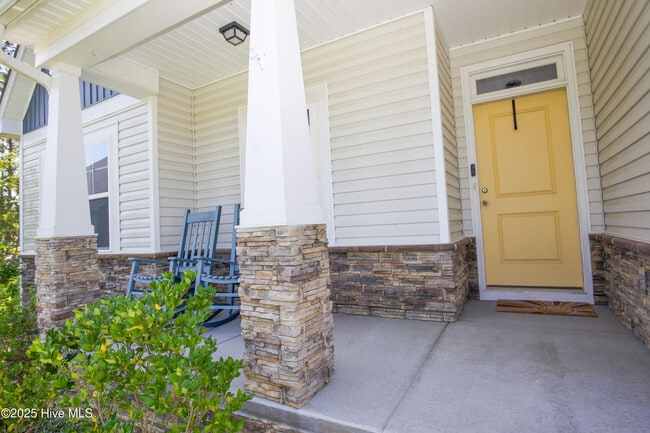 Building Photo - 1385 Whitney Dr
