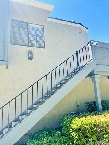 Building Photo - 24266 Avenida De Las Flores