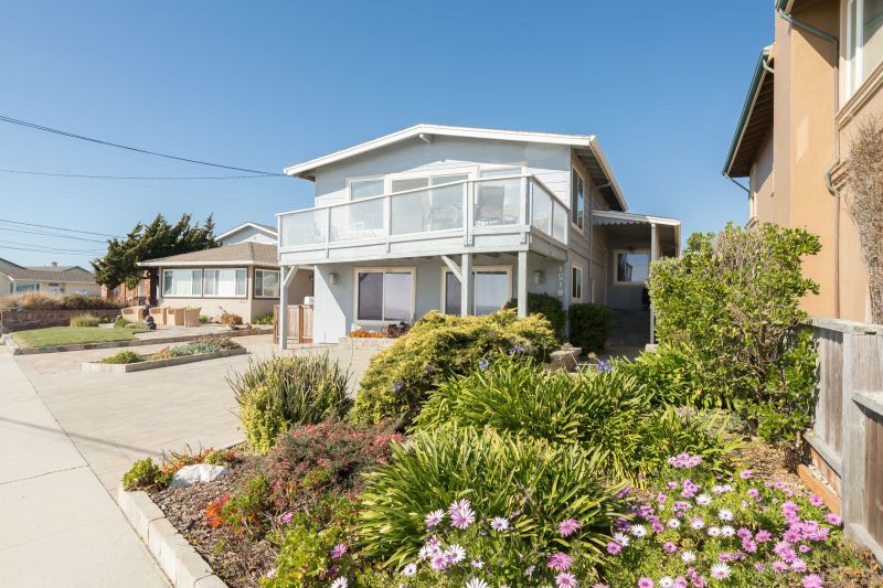 Foto principal - 1518 W Cliff Dr