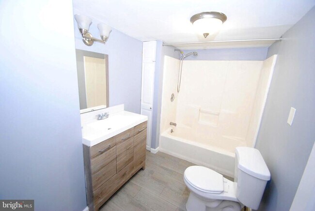 Foto del edificio - 414 Lawrence St