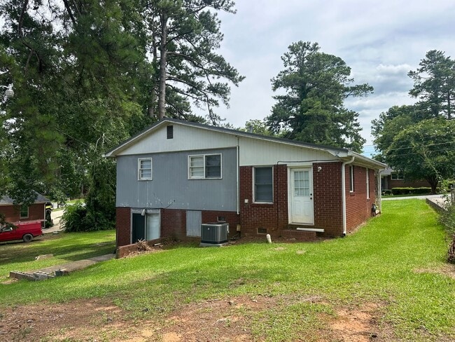 Building Photo - 1307 Drew Ave