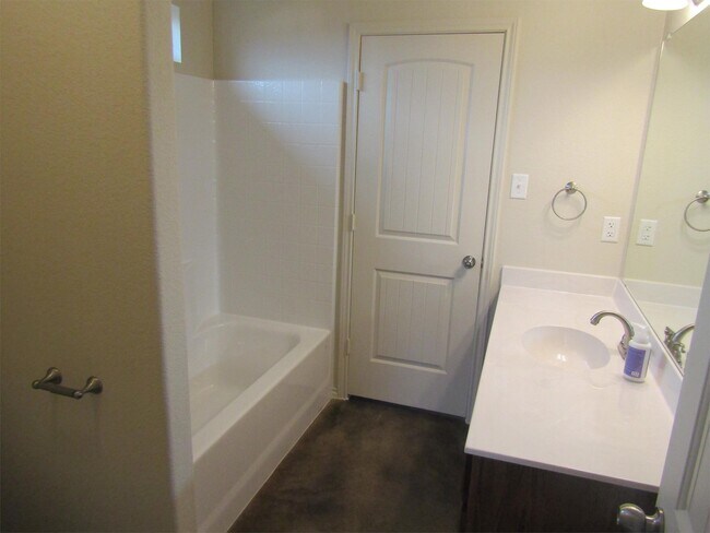Foto del edificio - 4508 Prewitt Ranch Rd