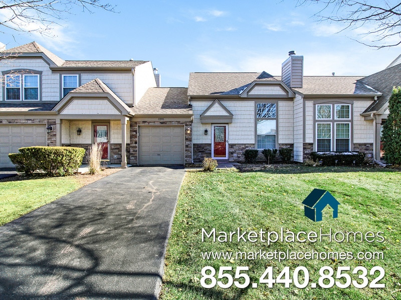 1295 Woodlake Dr, Carol Stream, IL 60188 Townhouse for Rent in Carol