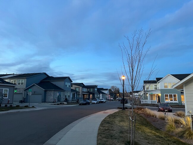 Foto del edificio - 7346 W Asbury Dr