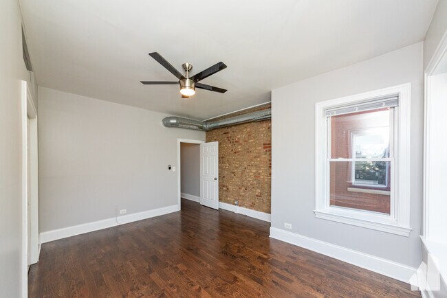 Foto del edificio - 623 E Groveland Park