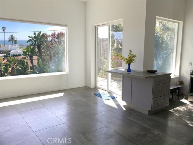 Foto del edificio - 7521 Trask Ave