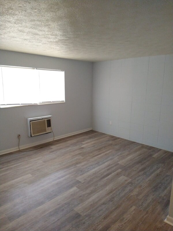 Foto del edificio - 2951 Justina Rd