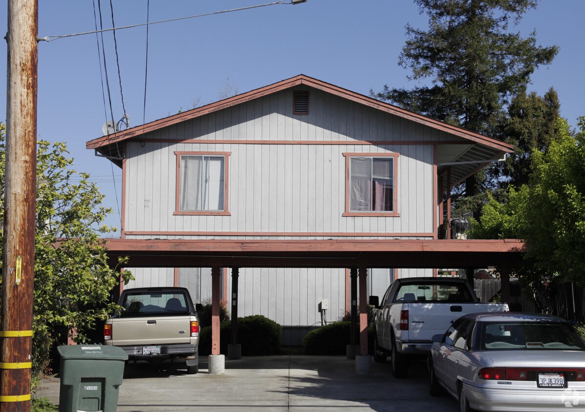 Building Photo - 330-332 Peralta Ave
